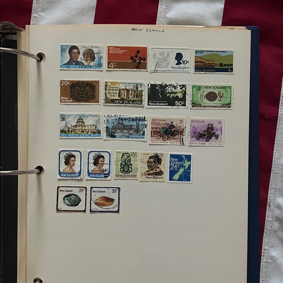 World Stamp Collection - Picture 5 of 17